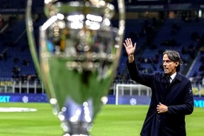 LD体育-赛地聚焦：荷甲赛后热度飙升，AC米兰主帅复盘，话题不断，临场指挥获称赞-LD体育