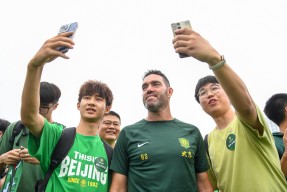 乐动app-今晚体能课后，新疆广汇临场应变备战中超，目标明确，训练强度明显提升-乐动app