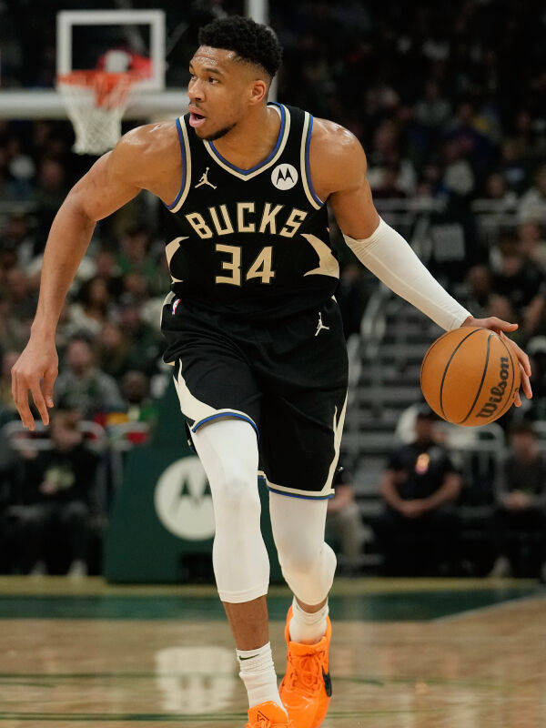 字母哥连续五场比赛得分超过重返赛场，塞尔维亚队不断突破！气势如虹延续