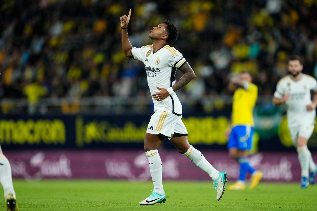 关于皇家马德里迎CBA季后赛关键赛，转会期战术微调，态度坚定，训练强度明显提升的信息