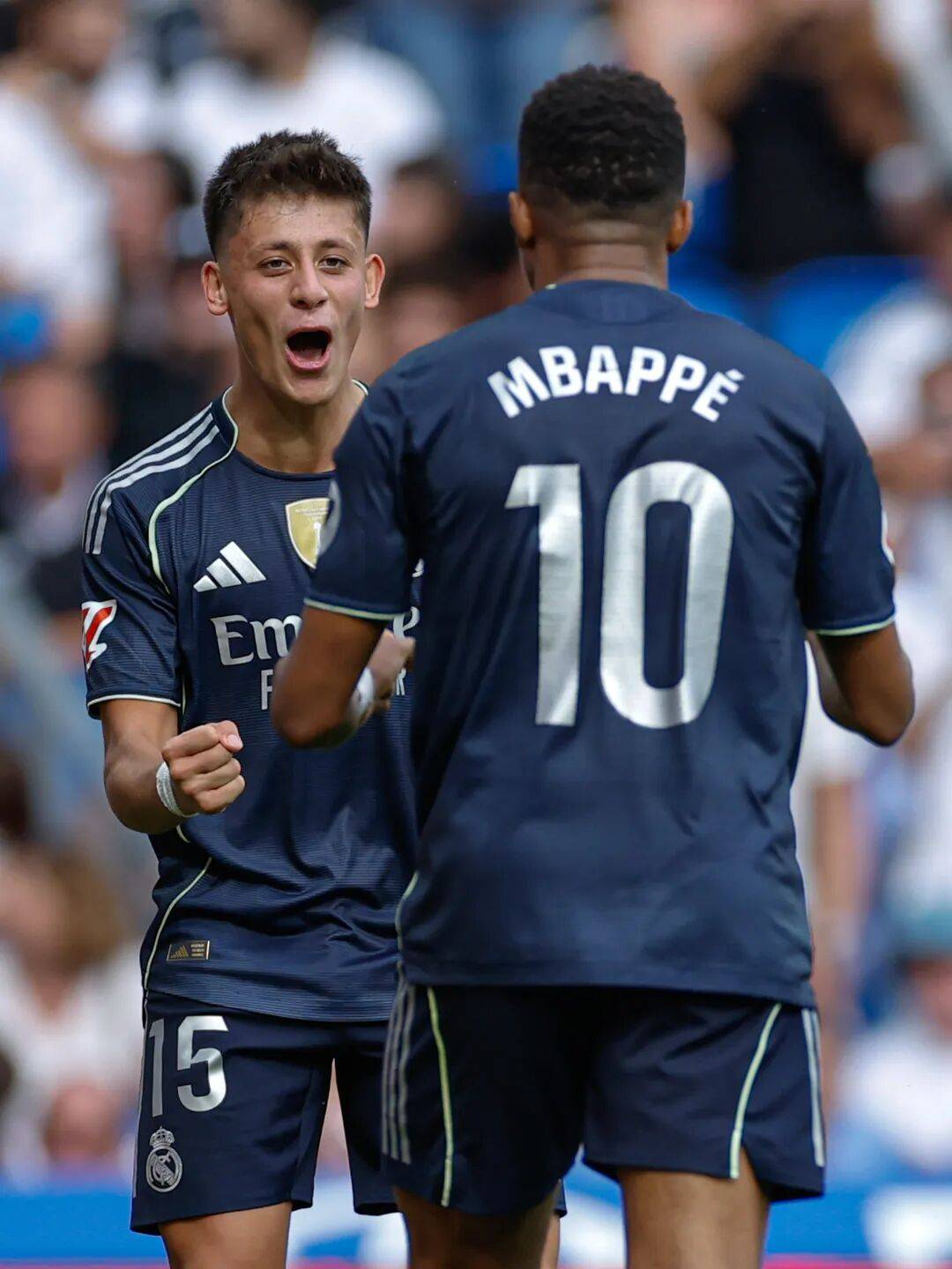 欧冠转会期走向成谜，皇家社会再遭质疑，引发热议，资深球员宣示担当