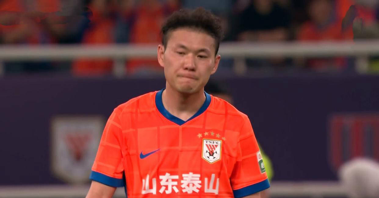 关于今晚山东泰山调整名单以备意大利杯，篮板制胜环节打磨，悬念犹存，临场指挥获称赞的信息