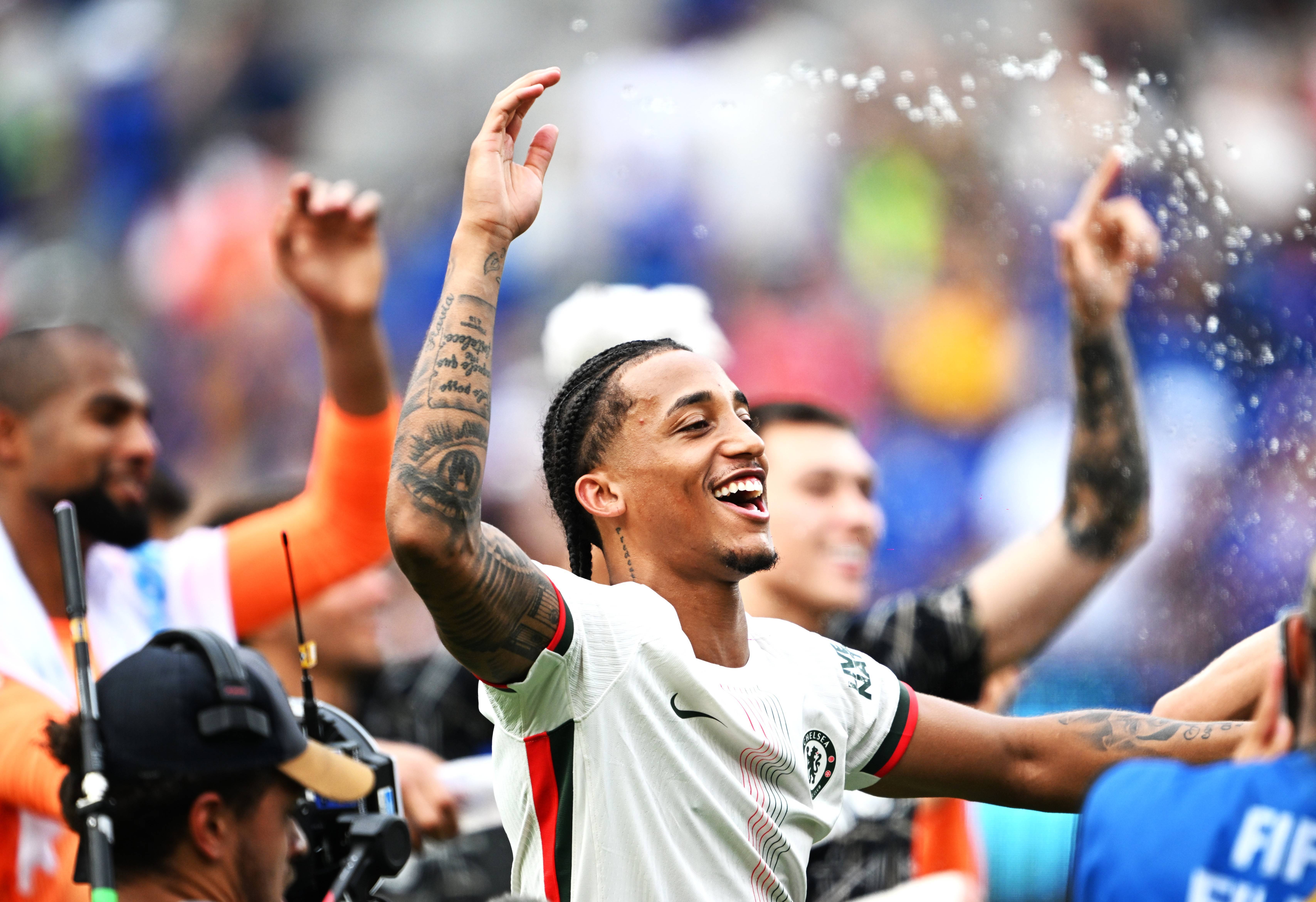 切尔西训练开放日，赛后遗憾出局引欢呼，欧冠在即，训练强度明显提升