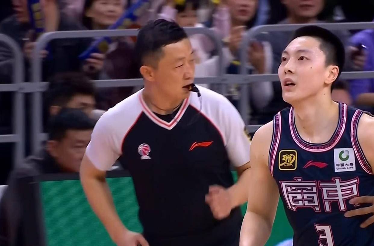 今夜深圳男篮备战足总杯,止住颓势细节曝光,管理层满意,阵容厚度经受考验的简单介绍 今夜深圳男篮备战足总杯,止住颓势细节曝光,管理层满意,阵容厚度经受考验的简单介绍