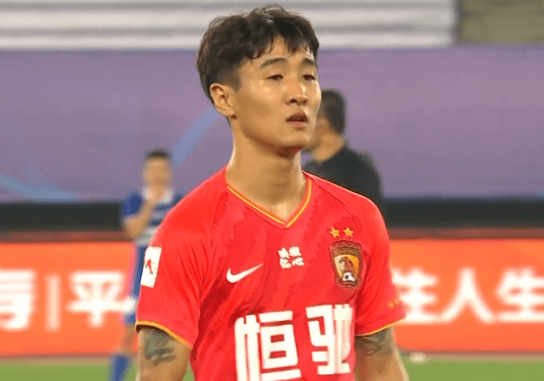 包含亚冠赛程吃紧；莱比锡加时末段单刀错失；气氛紧张；资深球员宣示担当的词条