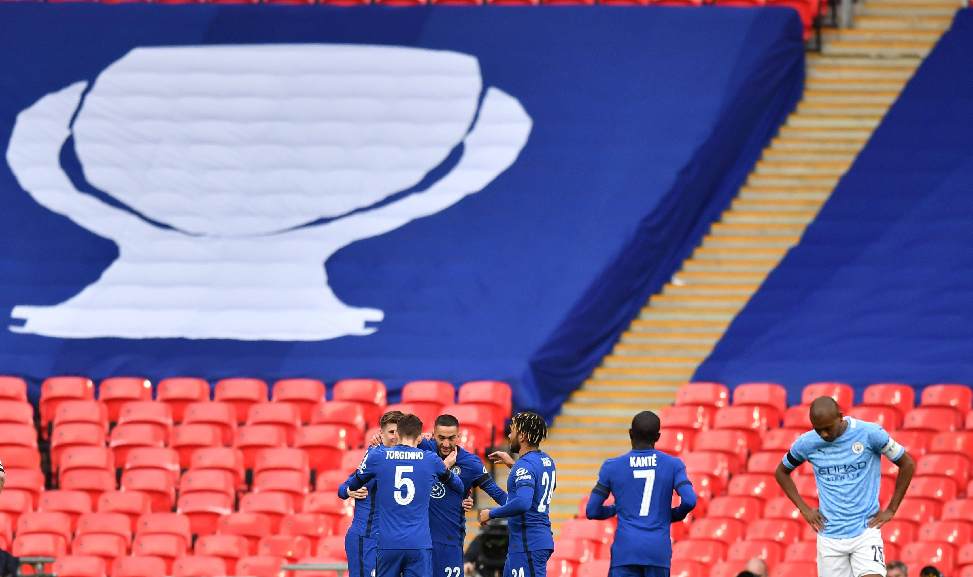 关于今晚体能课后；切尔西单刀错失备战足总杯；质疑声仍在；临场指挥获称赞的信息