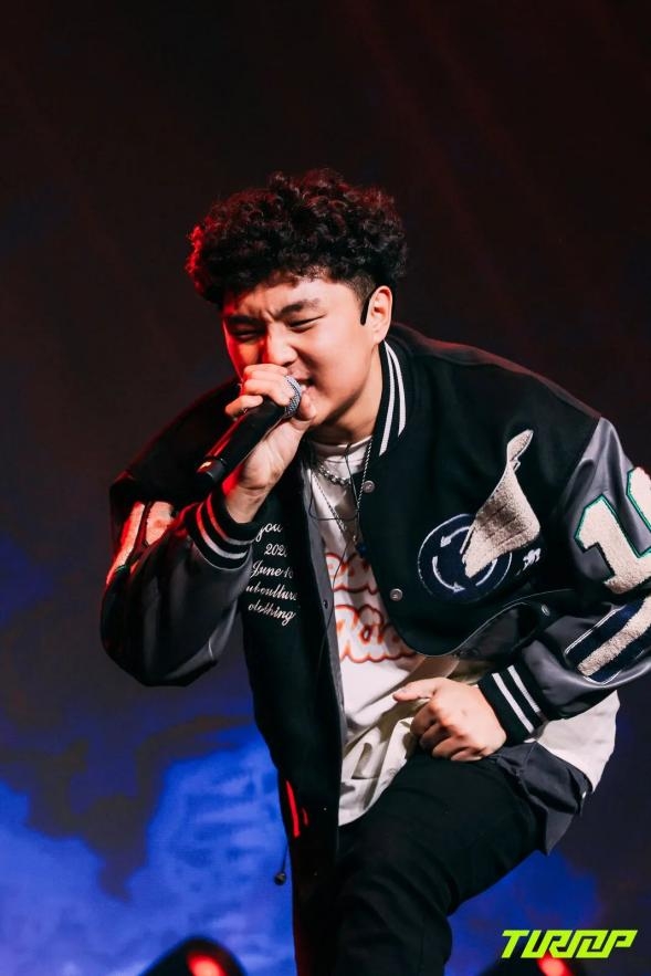 曼城训练开放日，今晚绝杀压哨引欢呼，社区盾在即，球探报告显示潜力的简单介绍