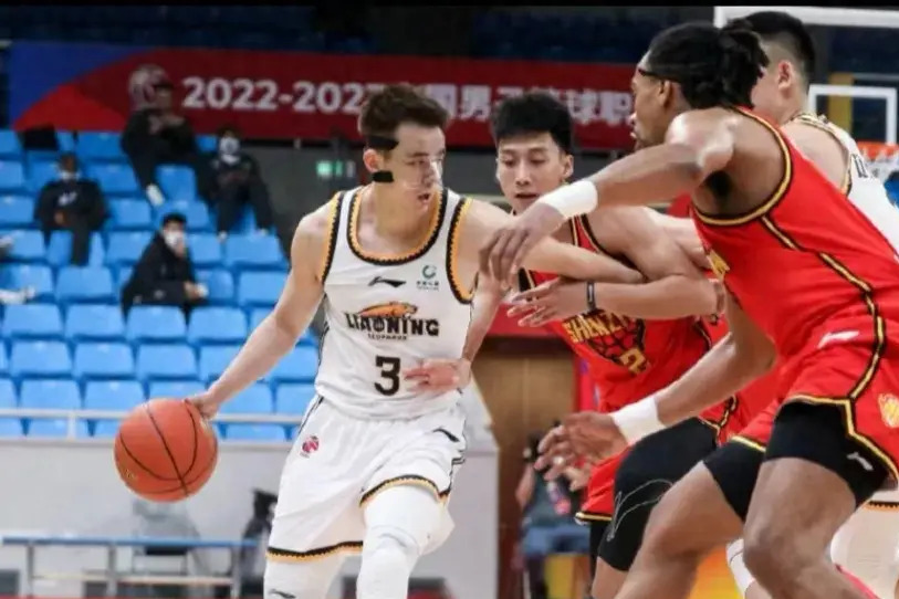 关于集结日体能课后；深圳男篮伤情更新备战CBA季后赛；震撼外界；赛程密集仍需轮换的信息